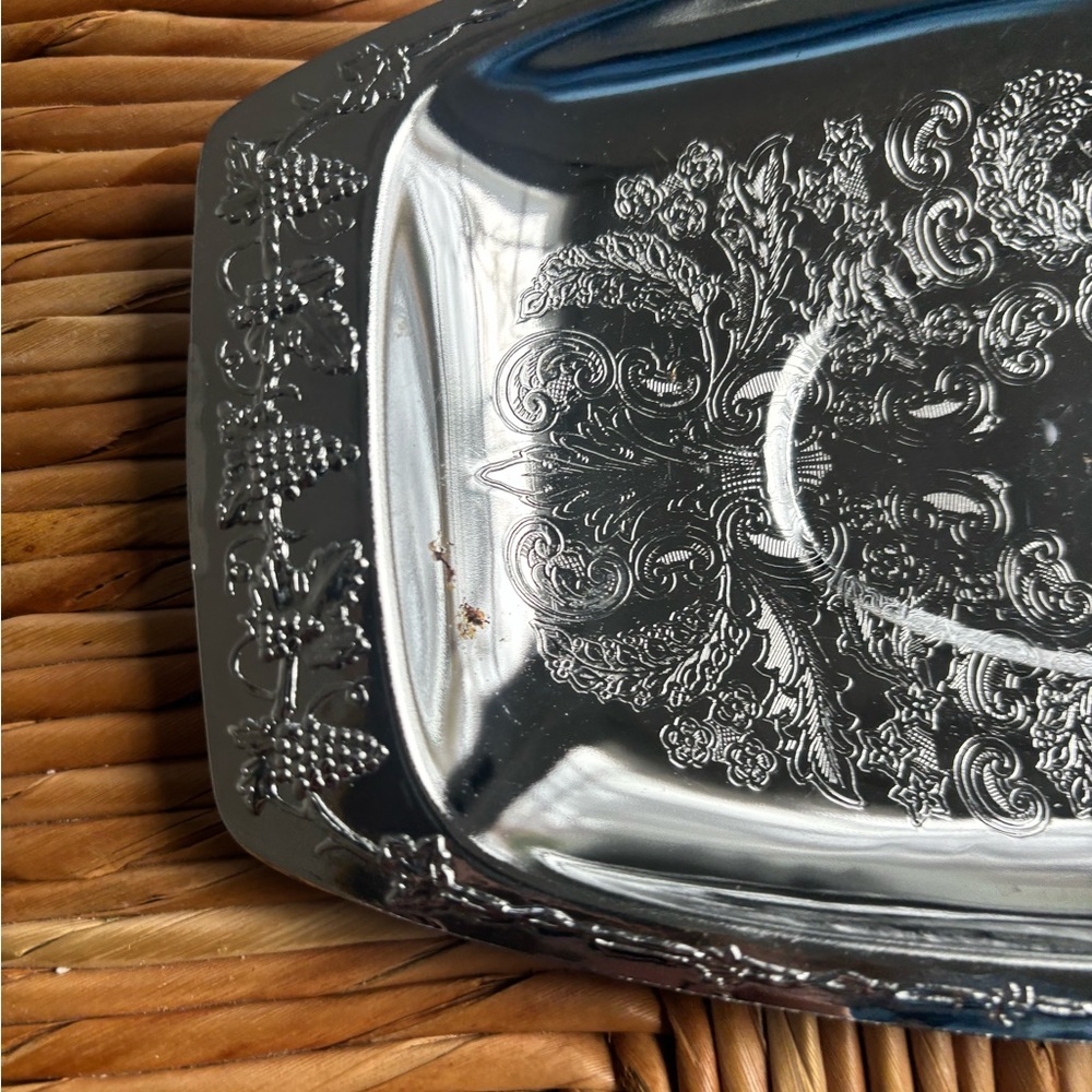Vintage Etched Embossed Silver-Plated Aluminium Bread Tray Floral Grape Pattern - Picture 3 of 8